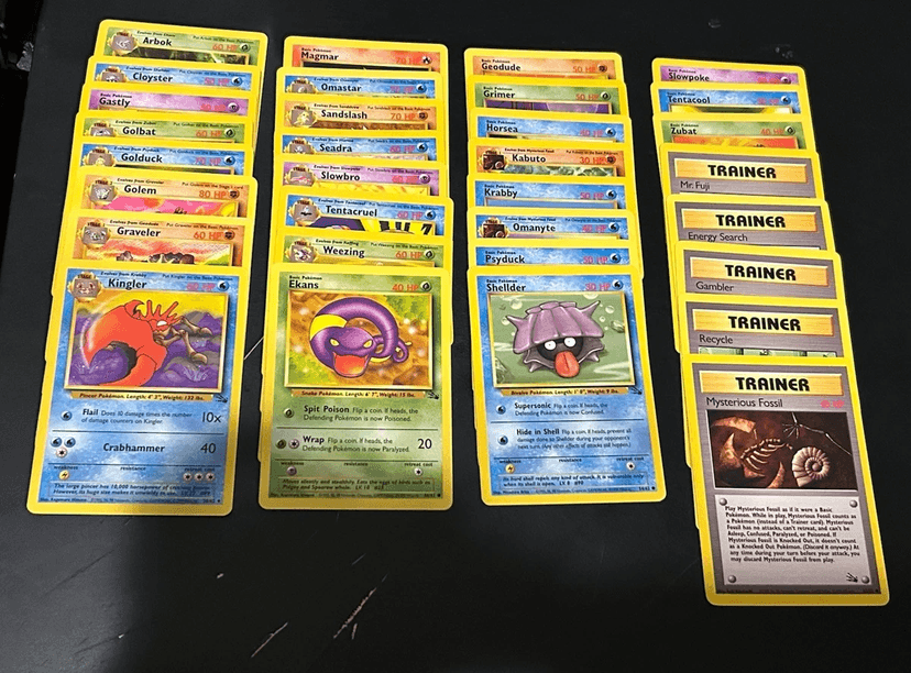 Fã de Pokémon perde 600 cartas ao escrever preços nas capas